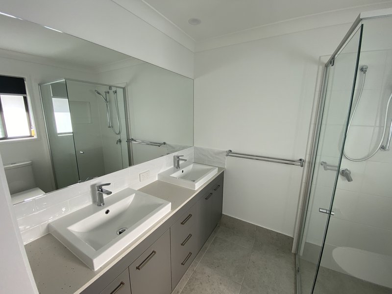 Photo - 19 Imperial Rise, Jones Hill QLD 4570 - Image 5