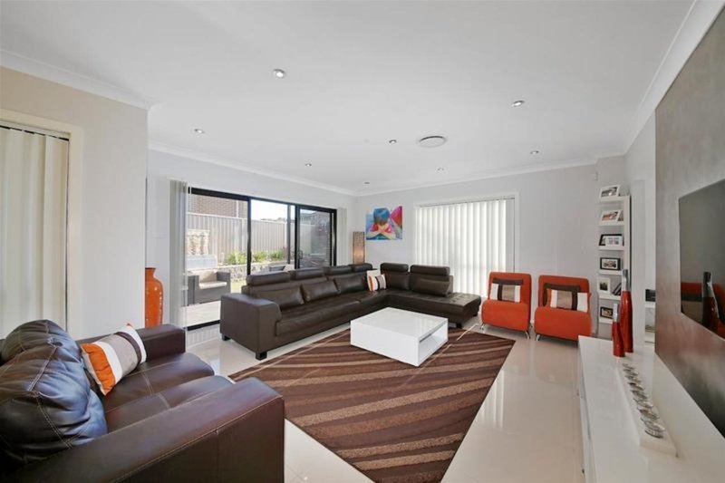 Photo - 19 Indigofera Circuit, Mount Annan NSW 2567 - Image 5