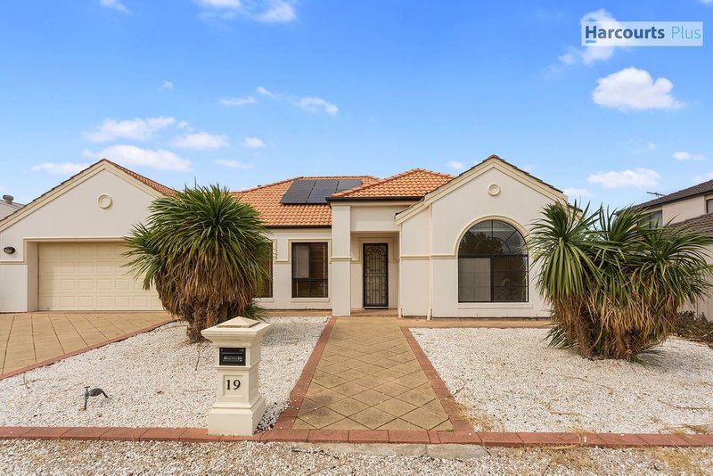 Photo - 19 Ingleton Drive, Hallett Cove SA 5158 - Image 10