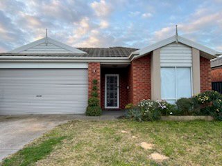 19 Inverell Parkway, Tarneit VIC 3029