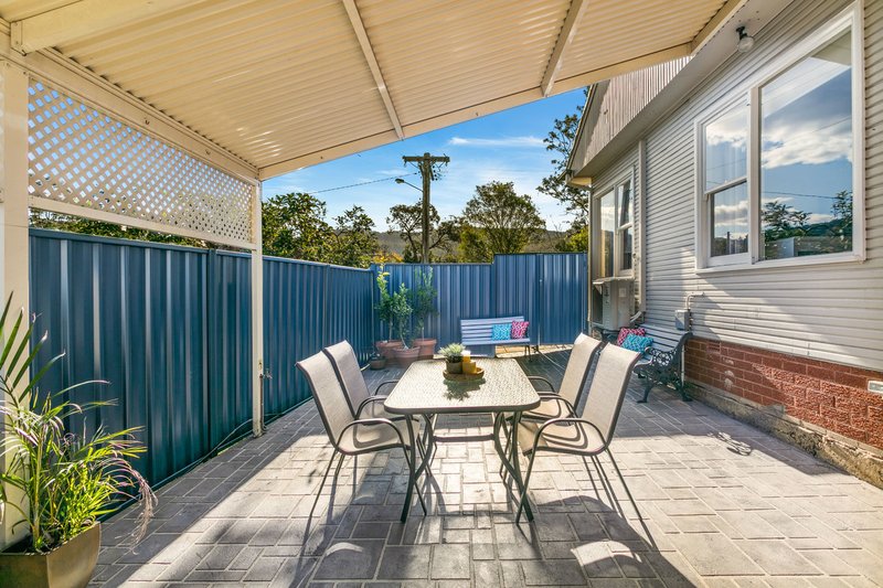 Photo - 19 Iraga Avenue, West Wollongong NSW 2500 - Image 6