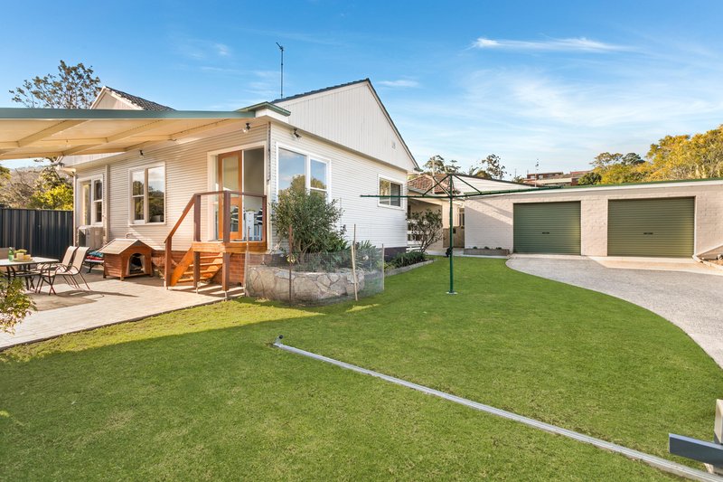 Photo - 19 Iraga Avenue, West Wollongong NSW 2500 - Image 7