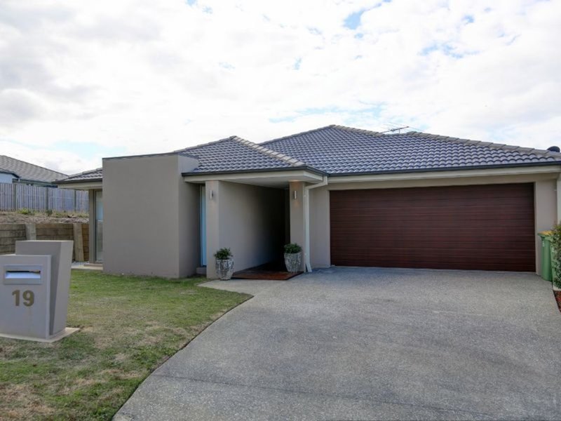 Photo - 19 Isetta Court, Upper Coomera QLD 4209 - Image 3