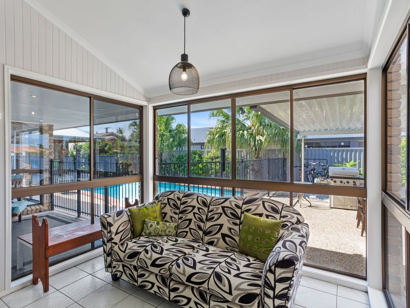 Photo - 19 Jacaranda Dr , Bongaree QLD 4507 - Image 10