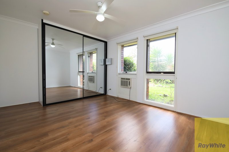 Photo - 19 Jacaranda Drive, Georges Hall NSW 2198 - Image 6