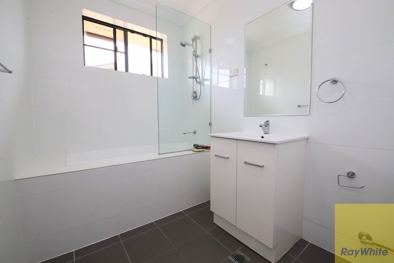 Photo - 19 Jacaranda Drive, Georges Hall NSW 2198 - Image 7