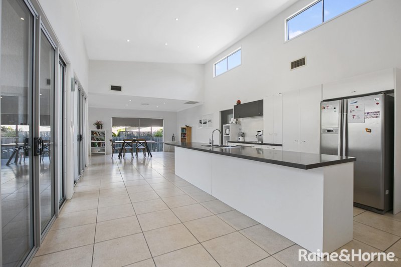 Photo - 19 Jacksonia Place, Noosaville QLD 4566 - Image 4