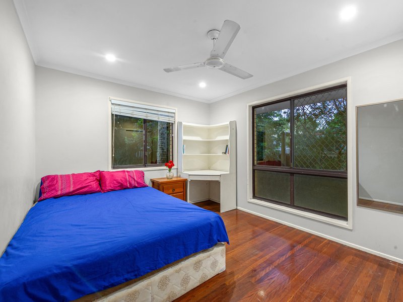 Photo - 19 Jakari Court, Strathpine QLD 4500 - Image 9