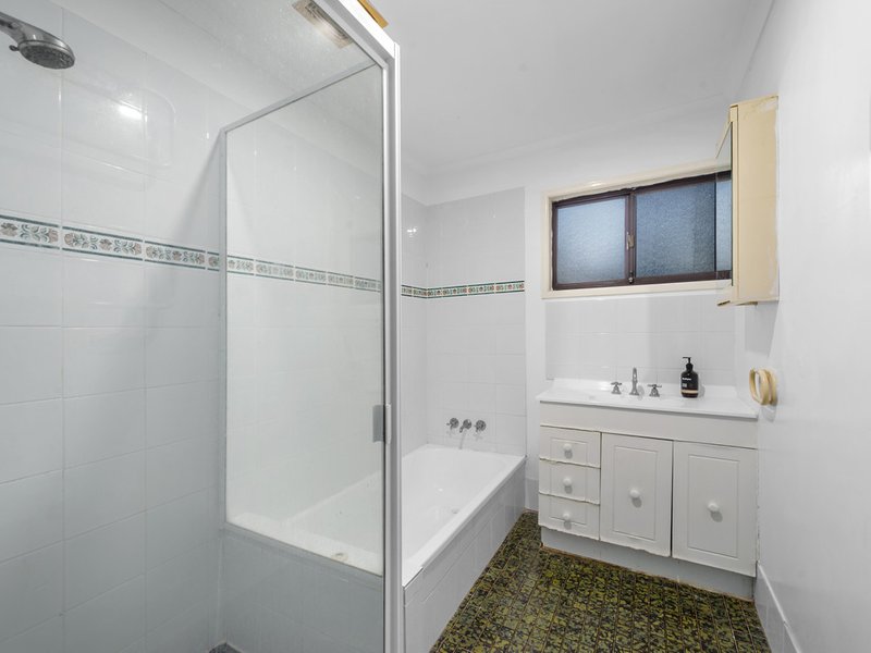 Photo - 19 Jakari Court, Strathpine QLD 4500 - Image 10