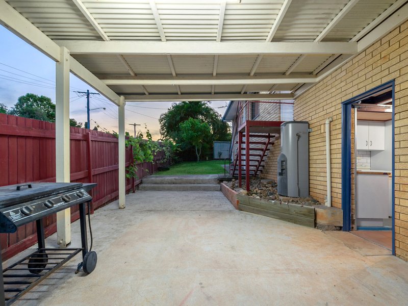 Photo - 19 Jakari Court, Strathpine QLD 4500 - Image 11