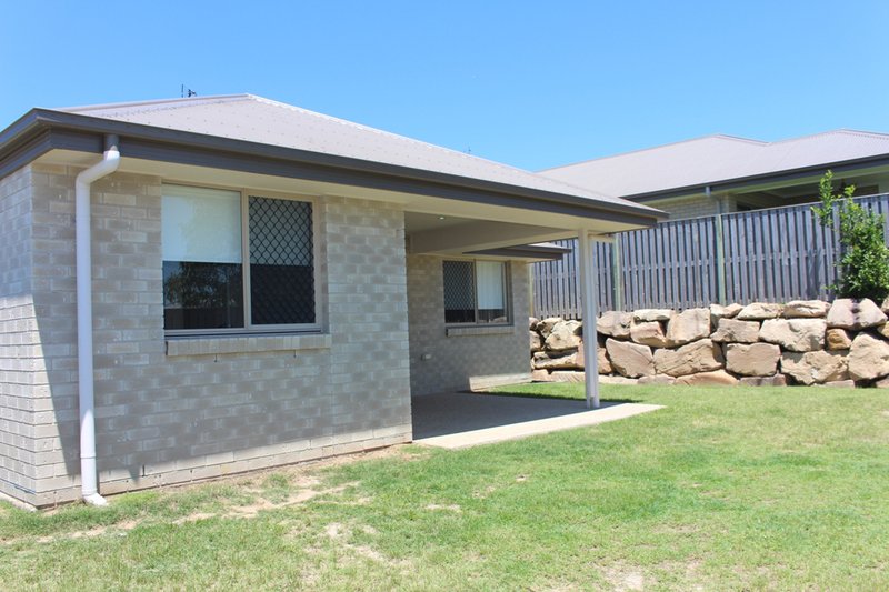 Photo - 19 Jardine Cresent , Boyne Island QLD 4680 - Image 29