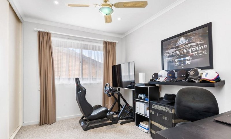 Photo - 19 Jenner Street, Morphett Vale SA 5162 - Image 9