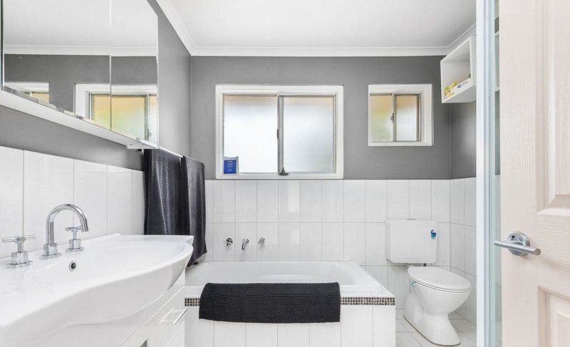 Photo - 19 Jenner Street, Morphett Vale SA 5162 - Image 10