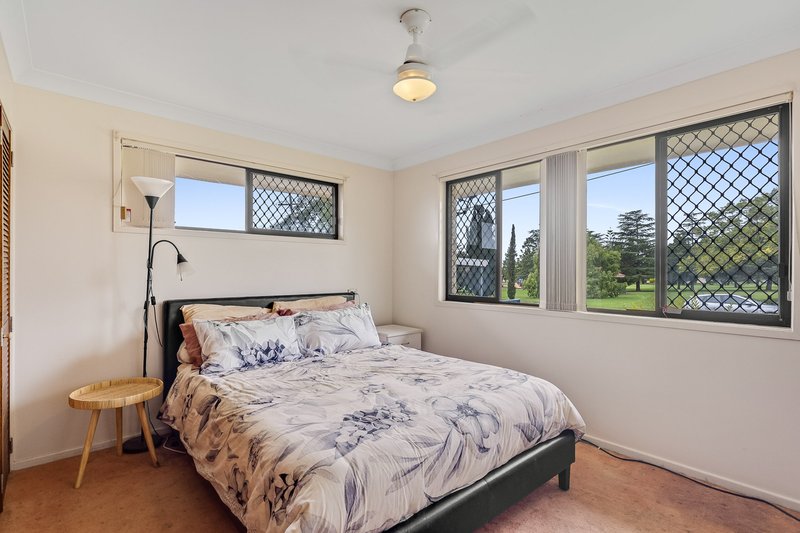 Photo - 19 Jimbour Drive, Newtown QLD 4350 - Image 9