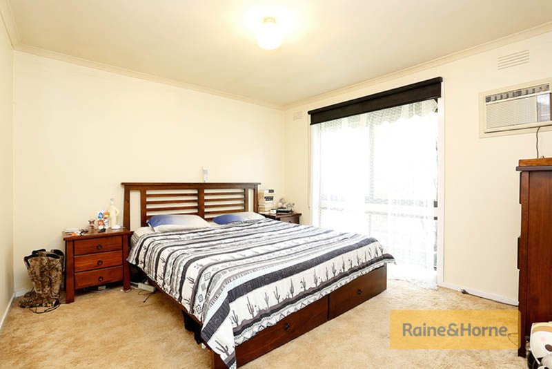 Photo - 19 Joan Street, Melton VIC 3337 - Image 6