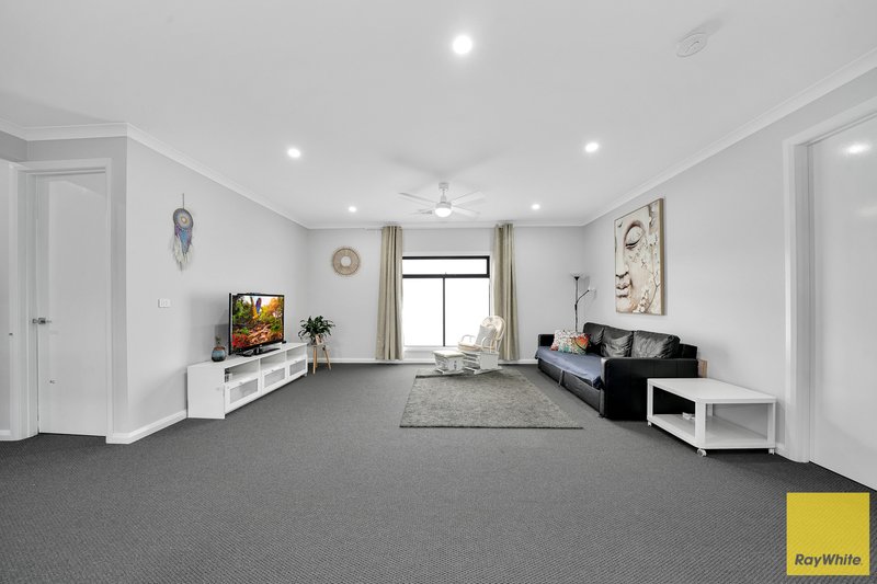 Photo - 19 Jobs Road, Rockbank VIC 3335 - Image 15