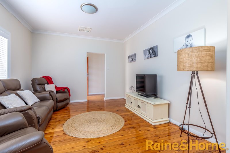 Photo - 19 Johns Avenue, Dubbo NSW 2830 - Image 6