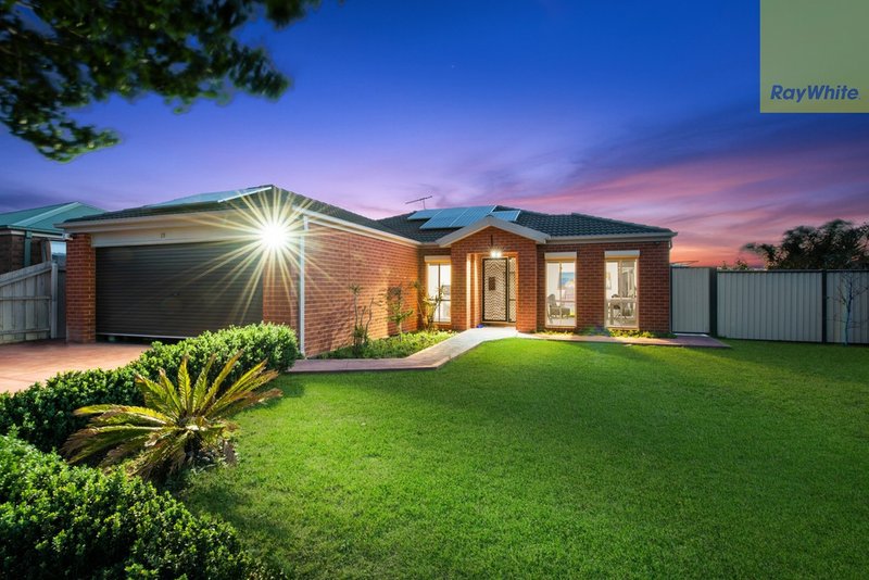 19 Johnston Way, Taylors Hill VIC 3037