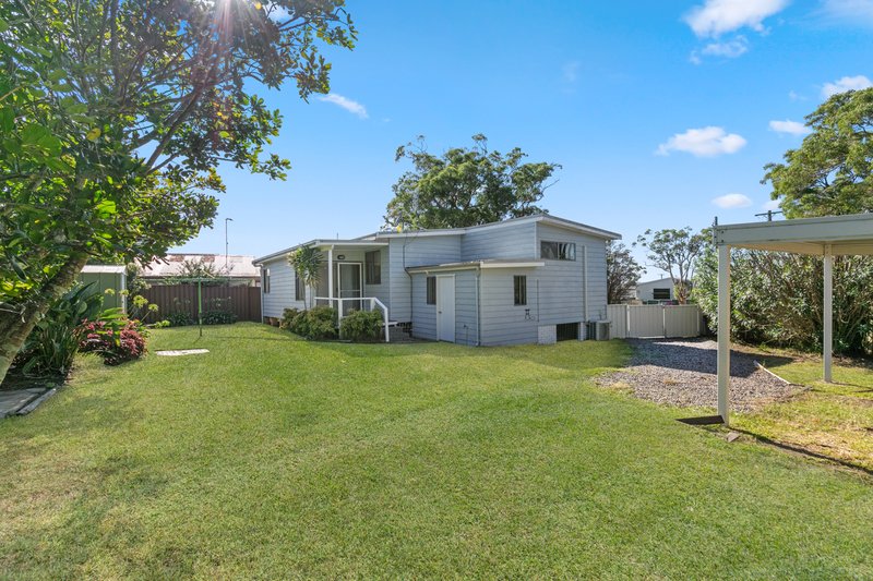 Photo - 19 Joy Street, Gorokan NSW 2263 - Image 4