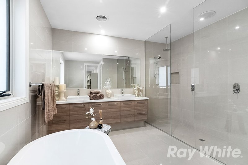 Photo - 19 Joyce Avenue, Glen Waverley VIC 3150 - Image 11