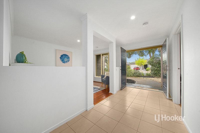 Photo - 19 Juniper Avenue, Point Cook VIC 3030 - Image 3