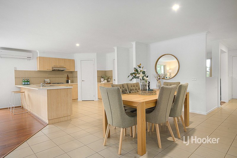 Photo - 19 Juniper Avenue, Point Cook VIC 3030 - Image 8