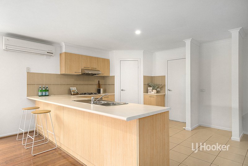 Photo - 19 Juniper Avenue, Point Cook VIC 3030 - Image 10