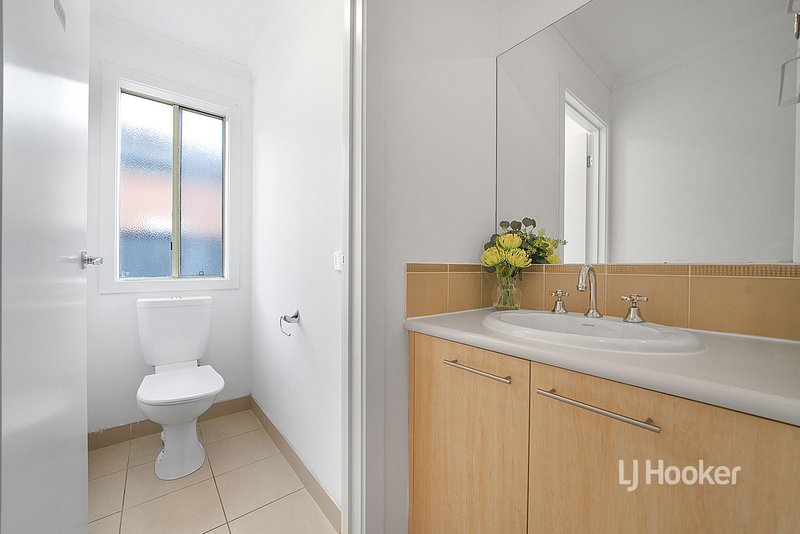 Photo - 19 Juniper Avenue, Point Cook VIC 3030 - Image 18