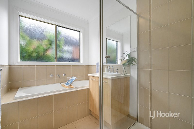 Photo - 19 Juniper Avenue, Point Cook VIC 3030 - Image 19