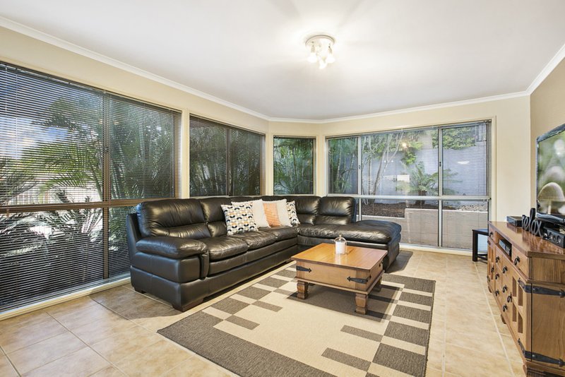 Photo - 19 Juniper Place, Carindale QLD 4152 - Image 5