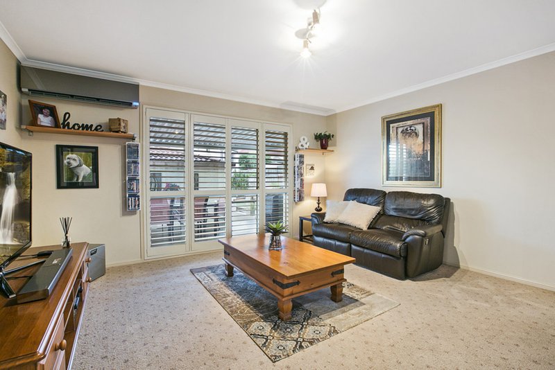 Photo - 19 Juniper Place, Carindale QLD 4152 - Image 6