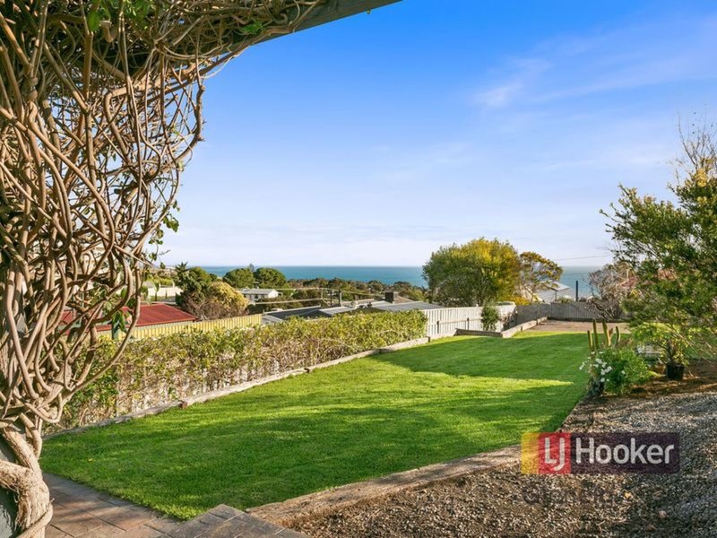 Photo - 19 Kallamurra Street, Hallett Cove SA 5158 - Image 16