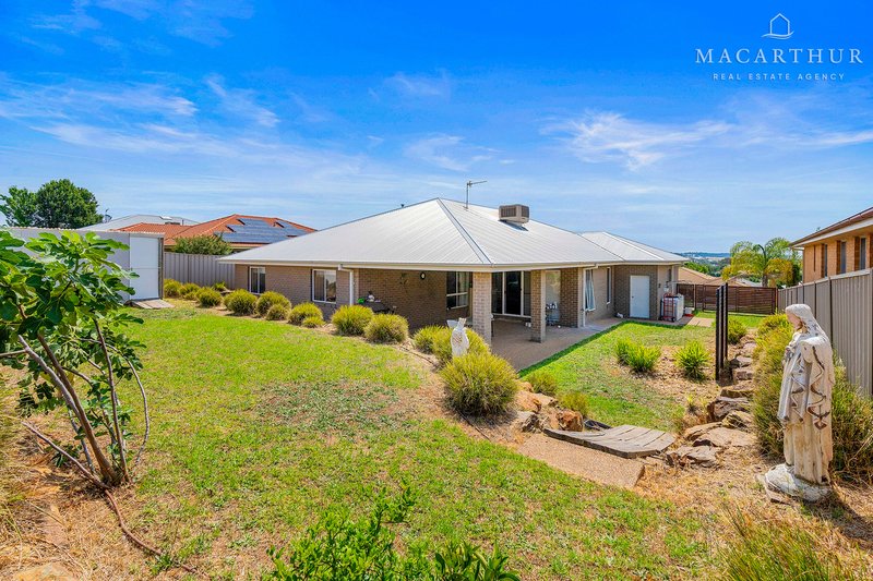 Photo - 19 Kaloona Drive, Bourkelands NSW 2650 - Image 13