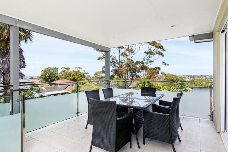 Photo - 19 Kangaroo Rd , Collaroy Plateau NSW 2097 - Image 2