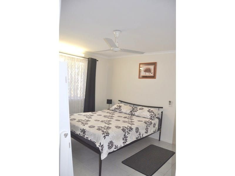 Photo - 1/9 Kate Street, East Mackay QLD 4740 - Image 8