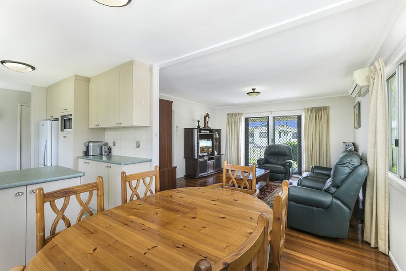 Photo - 19 Kawana Street, Archerfield QLD 4108 - Image 5