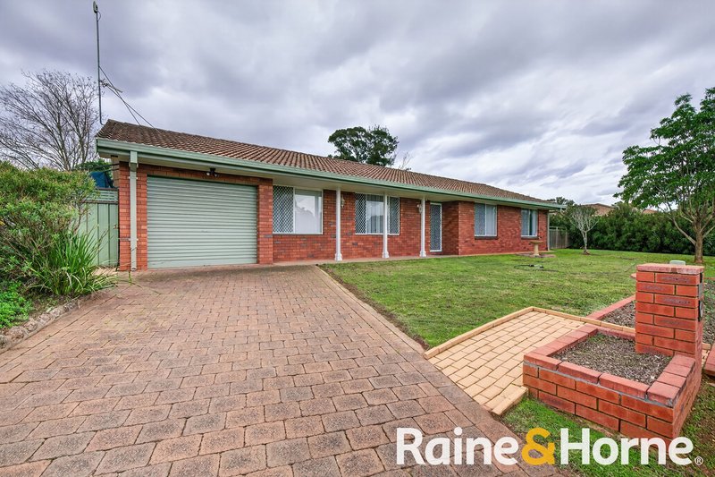 Photo - 19 Kensington Avenue, Dubbo NSW 2830 - Image 1