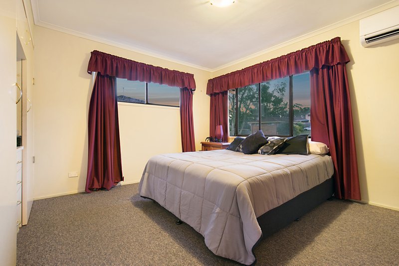 Photo - 19 Kenthurst Crescent, Rochedale South QLD 4123 - Image 7