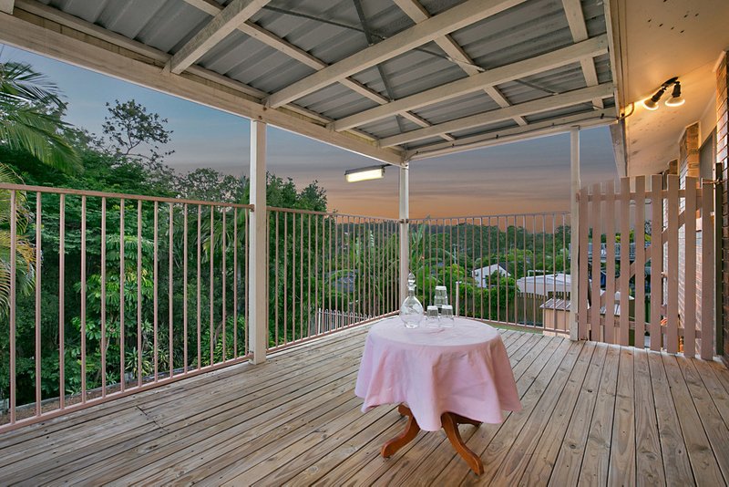 Photo - 19 Kenthurst Crescent, Rochedale South QLD 4123 - Image 10