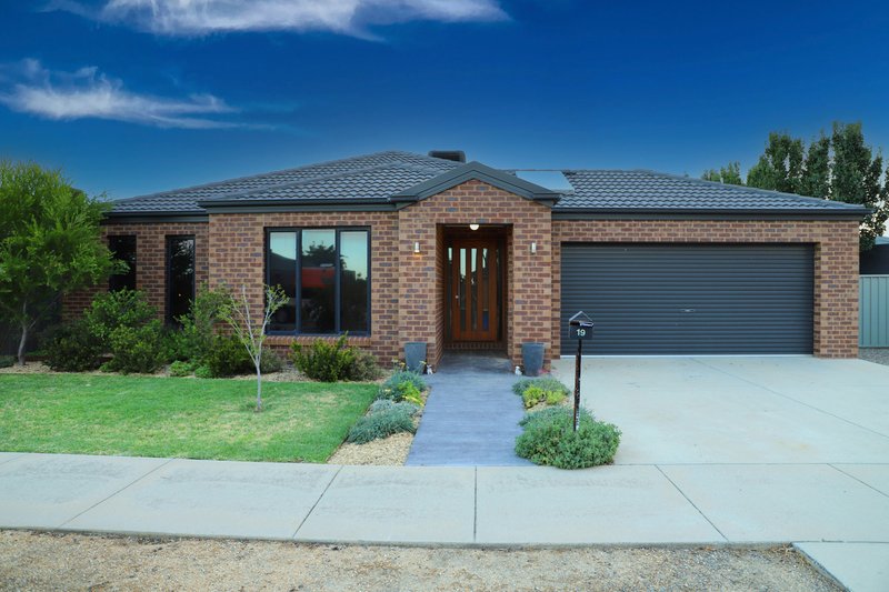 19 Killarney Crescent, Tatura VIC 3616