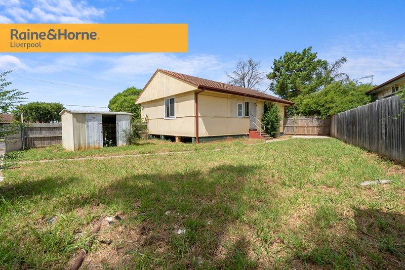 Photo - 19 Kingarth Street, Busby NSW 2168 - Image 2