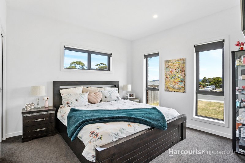 Photo - 19 Kingsgate Circle, Huntingfield TAS 7055 - Image 10