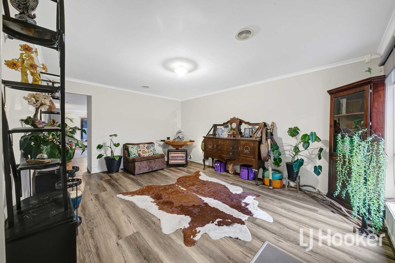 Photo - 19 Kingston Rule Street, Kurunjang VIC 3337 - Image 2