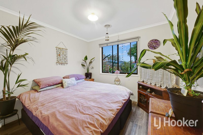 Photo - 19 Kingston Rule Street, Kurunjang VIC 3337 - Image 9