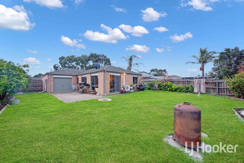 Photo - 19 Kingston Rule Street, Kurunjang VIC 3337 - Image 11