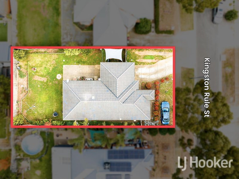 Photo - 19 Kingston Rule Street, Kurunjang VIC 3337 - Image 15
