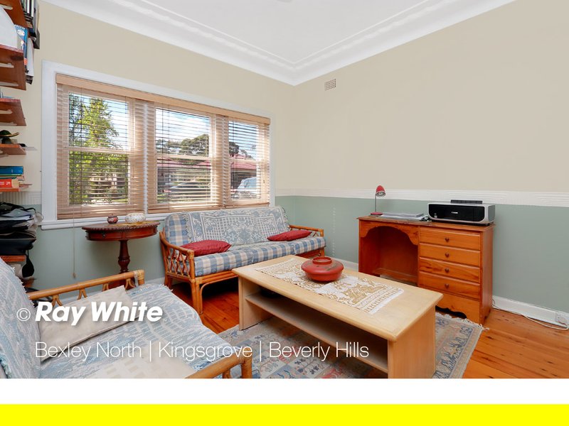 Photo - 19 Kinsel Avenue, Kingsgrove NSW 2208 - Image 4