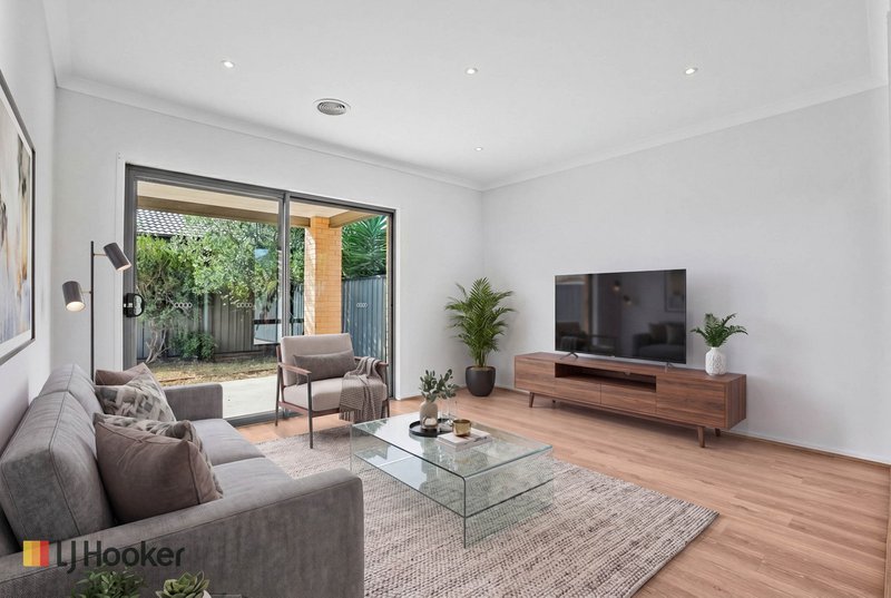 Photo - 19 Klandy Drive, Kalkallo VIC 3064 - Image 3