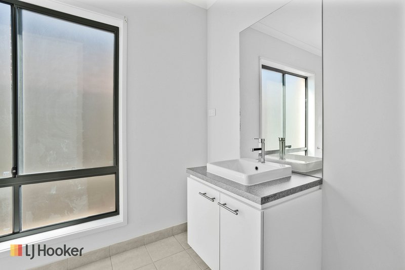 Photo - 19 Klandy Drive, Kalkallo VIC 3064 - Image 8