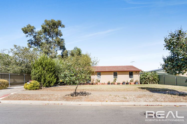 Photo - 19 Koongarra Crescent, Munno Para SA 5115 - Image 1